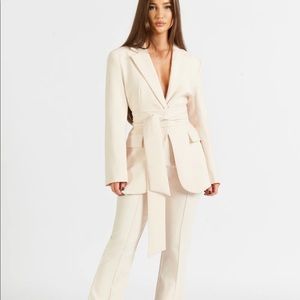 Because of Alice NWT Cream Tie Blazer